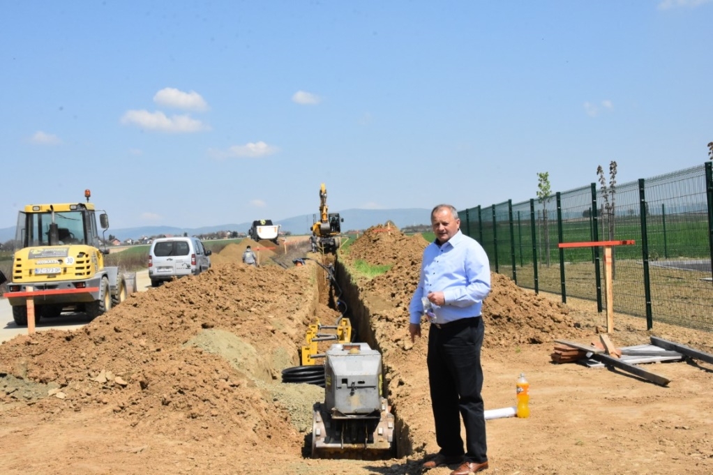 Općina Jakšić stvara preduvjete za razvoj gospodarstva:  “Ulažemo u infrastrukturu Gospodarske zone, a novi poduzetnici imat će izuzetno povoljne uvjete za pokretanje poslovanja”